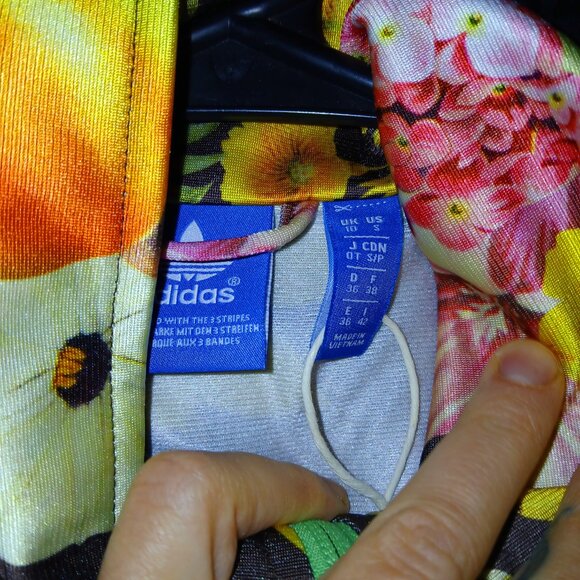 Woman's Adidas LE track jacket - Picture 2 of 4